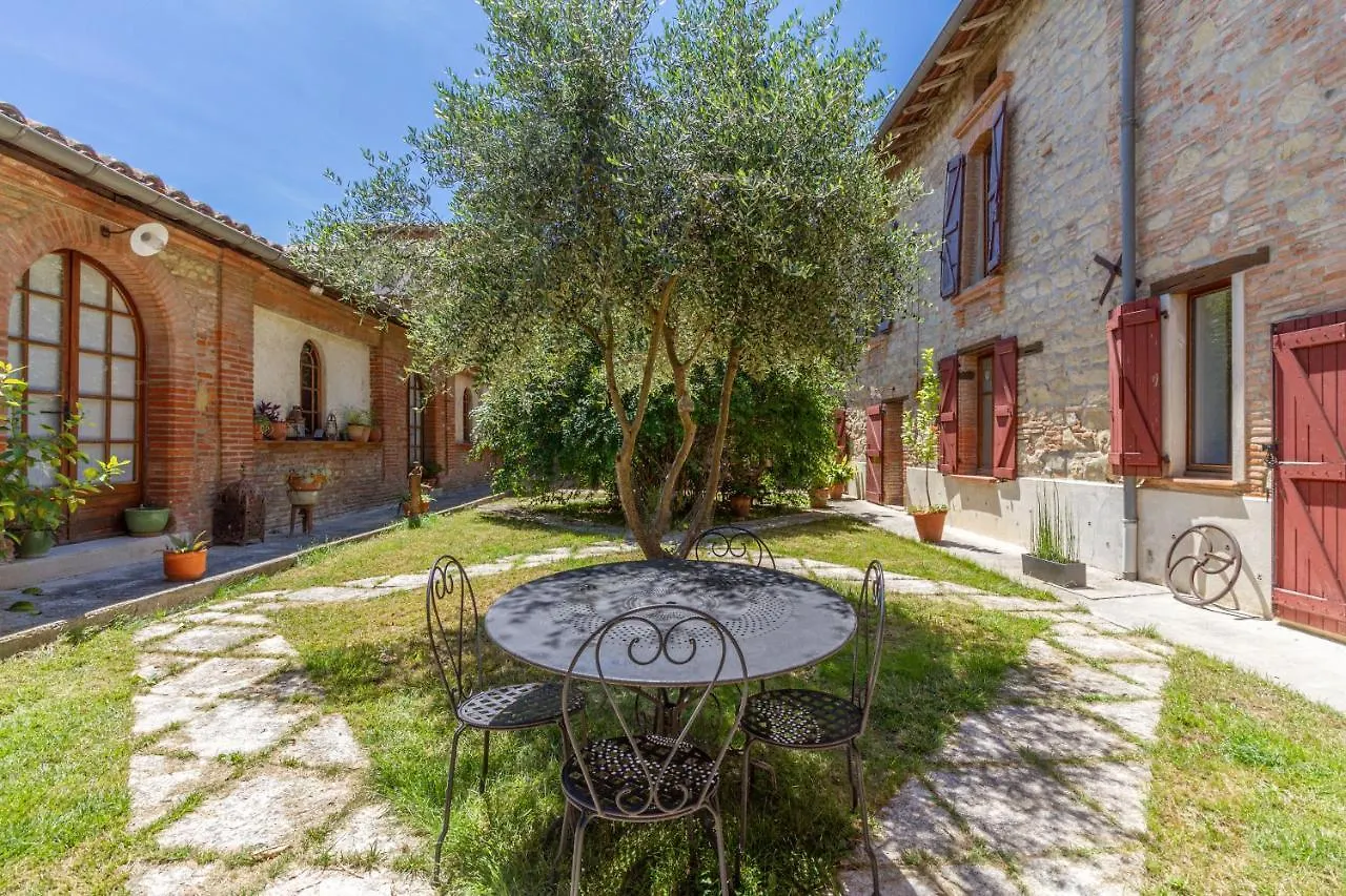 B&B Du Couvent, Chambre Aux Paons Giroussens France