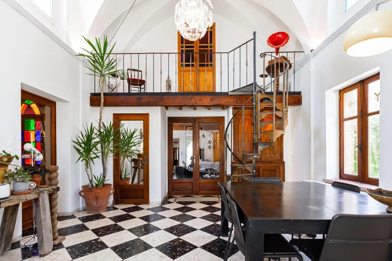 B&B Du Couvent, Chambre Aux Paons Giroussens Bed & Breakfast