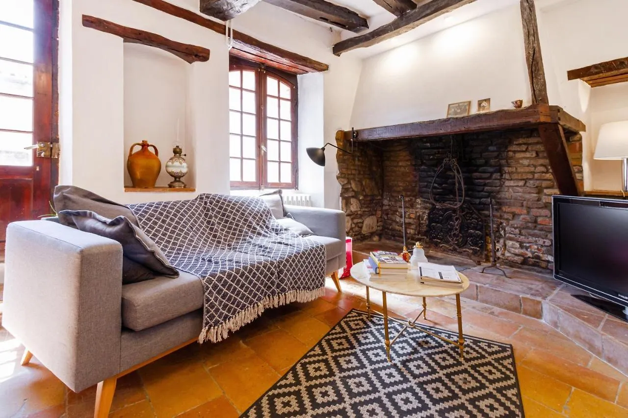Bed & Breakfast B&B Du Couvent, Chambre Aux Paons Giroussens France